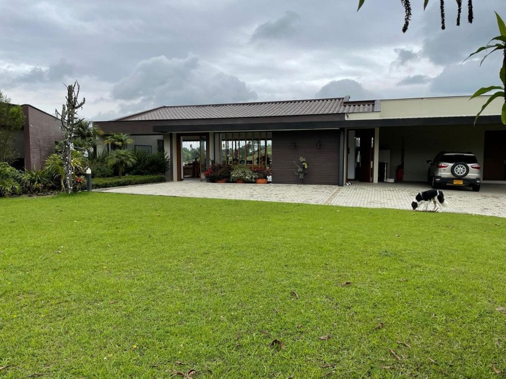 Casa en arriendo Antioquia El Carmen De Viboral El Carmen De Viboral 400 m2 Habitaciones 4 Baños 4 Garajes 1 Precio $15000000