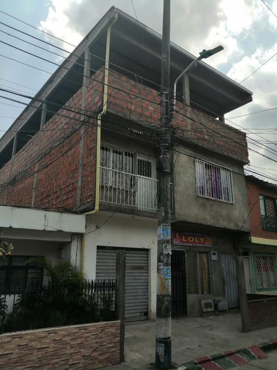 Casa en venta Valle Del Cauca Cali Los Comuneros I Etapa 270 m2 Habitaciones 6 Baños 4 Garajes 1 Precio $250000000