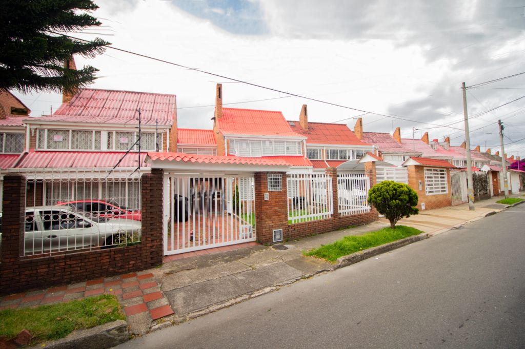 Casa en arriendo Cundinamarca Bogotá La Patria 223 m2 Habitaciones 3 Baños 3 Garajes 3 Precio $7000000