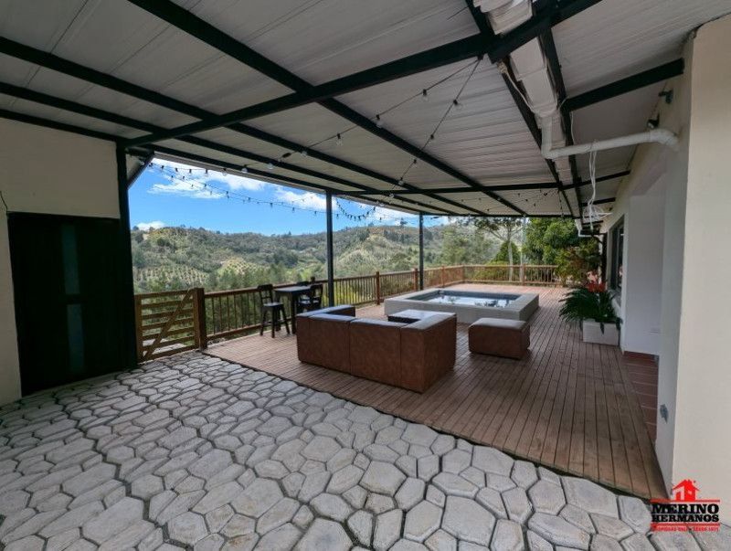 Casa Campestre en venta Antioquia Guarne Centro 200 m2 Habitaciones 3 Baños 2 Garajes 2 Precio $1600000000