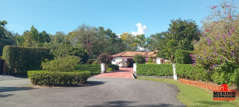 Casa en venta Antioquia Rionegro Centro 348 m2 Habitaciones 4 Baños 6 Garajes 2 Precio $3500000000