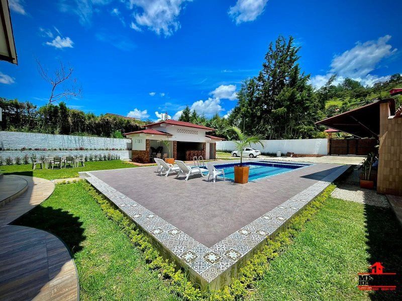 Casa Campestre en venta Antioquia Guarne Centro 550 m2 Habitaciones 5 Baños 5 Garajes 0 Precio $2550000000
