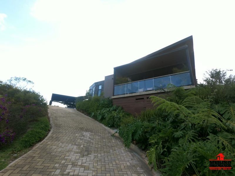 Casa Campestre en venta Antioquia Rionegro Centro 280 m2 Habitaciones 3 Baños 4 Garajes 2 Precio $2300000000