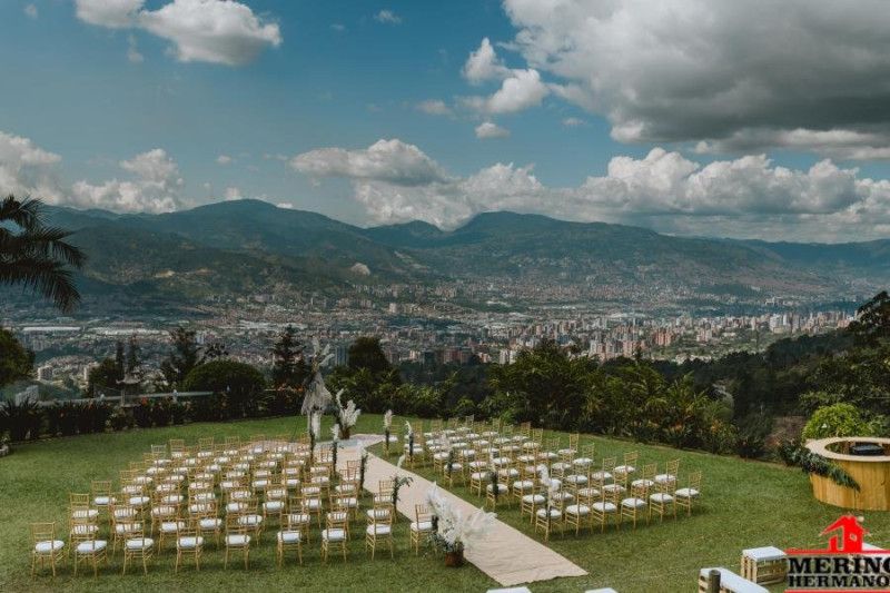 Finca en arriendo Antioquia Envigado Envigado 350 m2 Habitaciones 2 Baños 5 Garajes 10 Precio $5000000