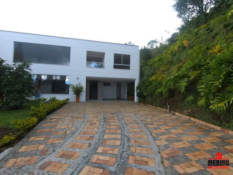 Casa en venta Antioquia El Retiro El Retiro 258 m2 Habitaciones 3 Baños 5 Garajes 1 Precio $1590000000