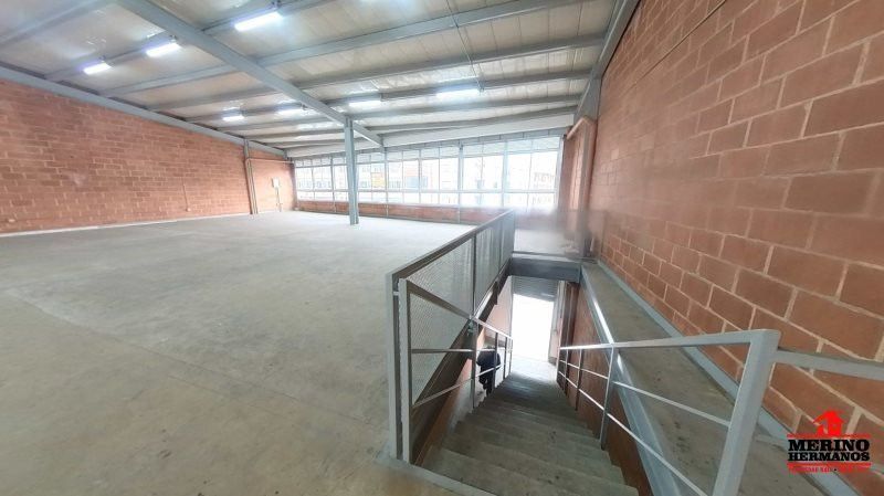 Bodega en arriendo Antioquia Medellín La America 350 m2 Habitaciones 0 Baños 1 Garajes 0 Precio $15000000