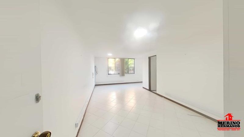 Oficina en arriendo Antioquia Medellín Los Conquistadores 32 m2 Habitaciones 0 Baños 1 Garajes 0 Precio $1700000