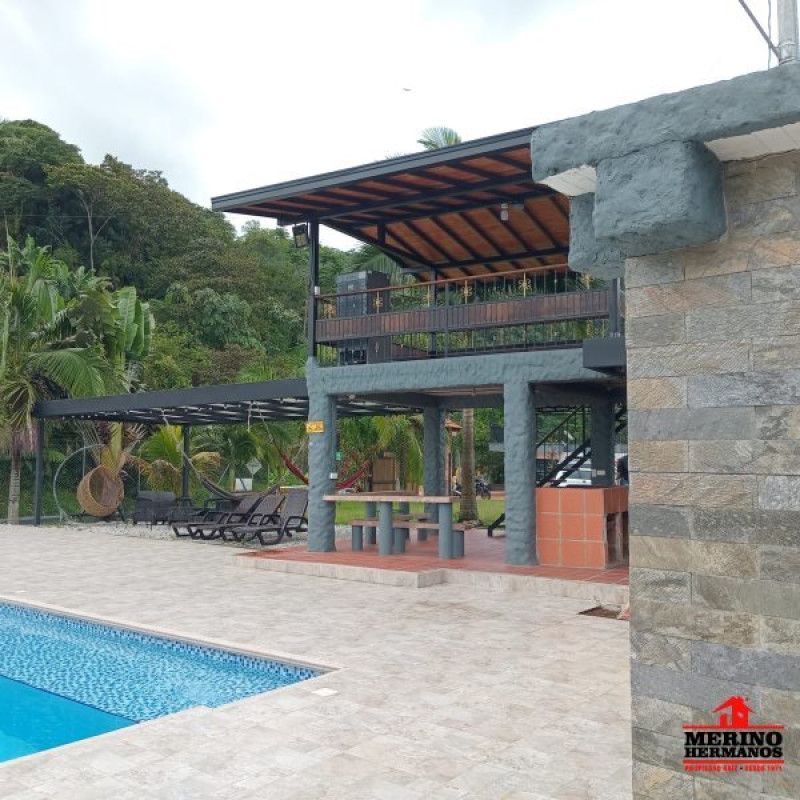 Casa Campestre en venta Antioquia Cocorná Cocorna 200 m2 Habitaciones 3 Baños 4 Garajes 6 Precio $1400000000