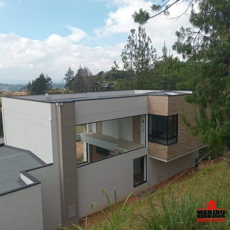 Casa en venta Antioquia Rionegro Centro 270 m2 Habitaciones 4 Baños 4 Garajes 2 Precio $1450000000