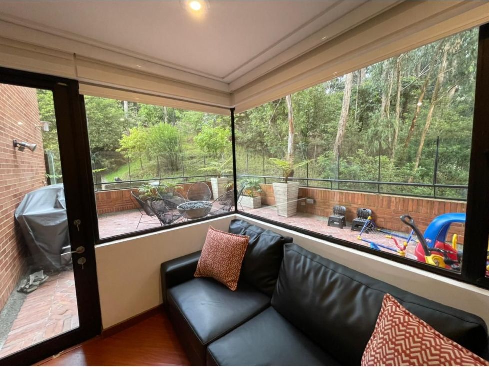 Apartamento en venta Cundinamarca Bogotá Sierras Del Moral 220 m2 Habitaciones 3 Baños 5 Garajes 2 Precio $2150000000
