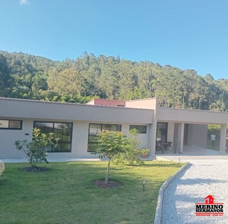 Casa en venta Antioquia Rionegro Centro 279 m2 Habitaciones 3 Baños 4 Garajes 6 Precio $2300000000