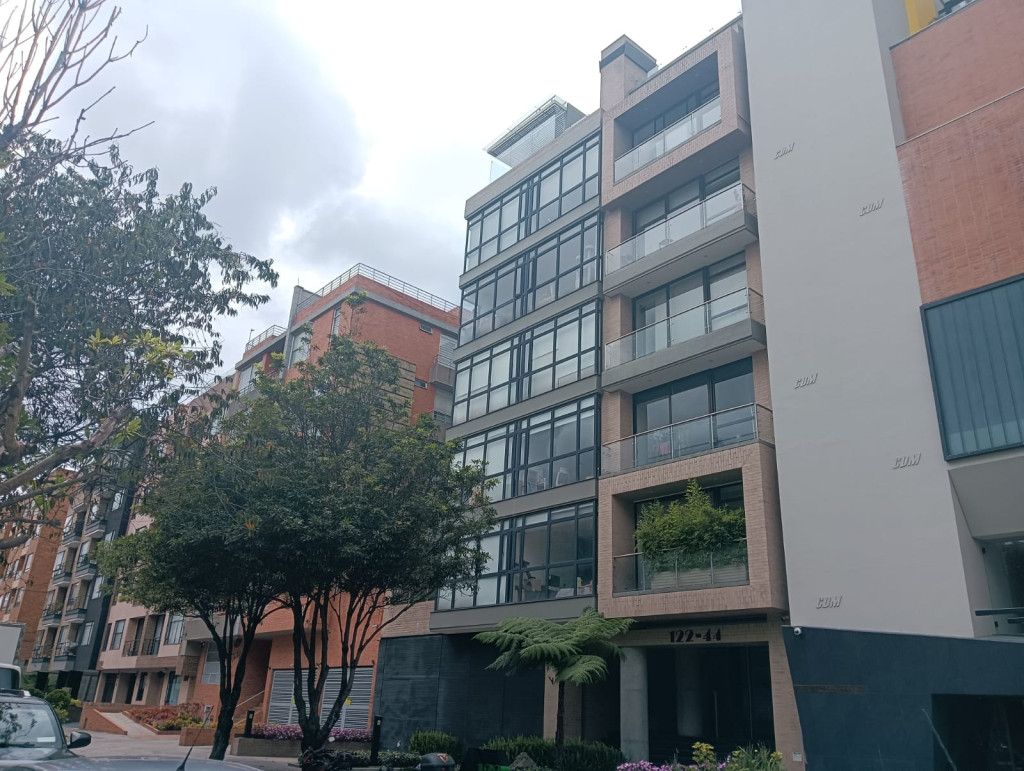 Apartamento en venta Cundinamarca Bogotá Santa Barbara Occidental 198 m2 Habitaciones 3 Baños 3 Garajes 2 Precio $1450000000