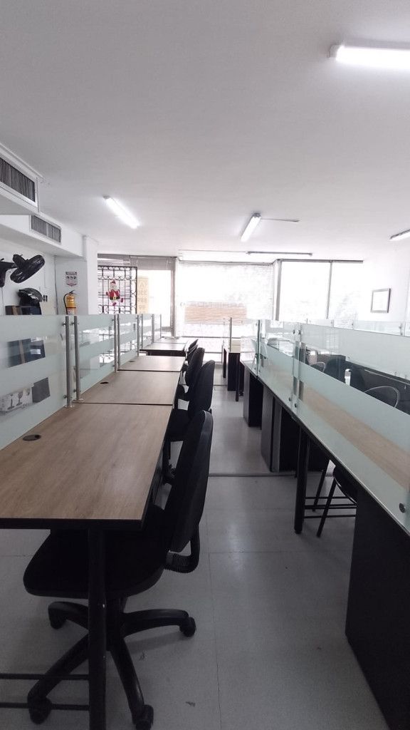 Oficina en arriendo Valle Del Cauca Cali Jorge Isaacs 120 m2 Habitaciones 0 Baños 2 Garajes 1 Precio $4000000