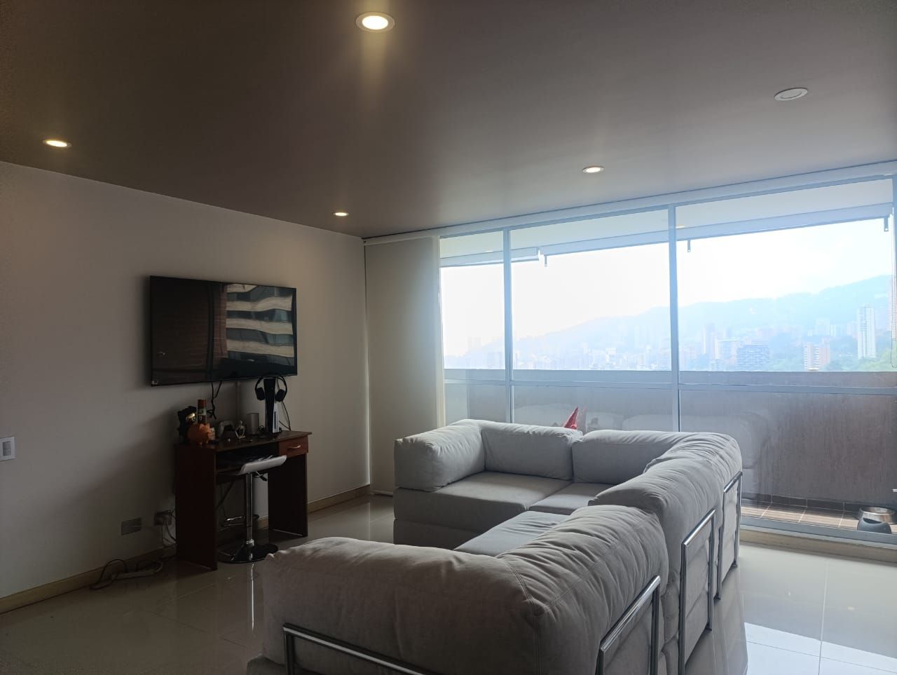 Apartamento en arriendo Antioquia Medellín Los Naranjos 85 m2 Habitaciones 2 Baños 3 Garajes 1 Precio $4700000