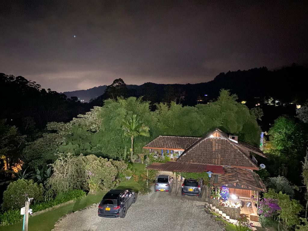 Finca en venta Santander Rionegro Rionegro 270 m2 Habitaciones 4 Baños 3 Garajes 5 Precio $1650000000