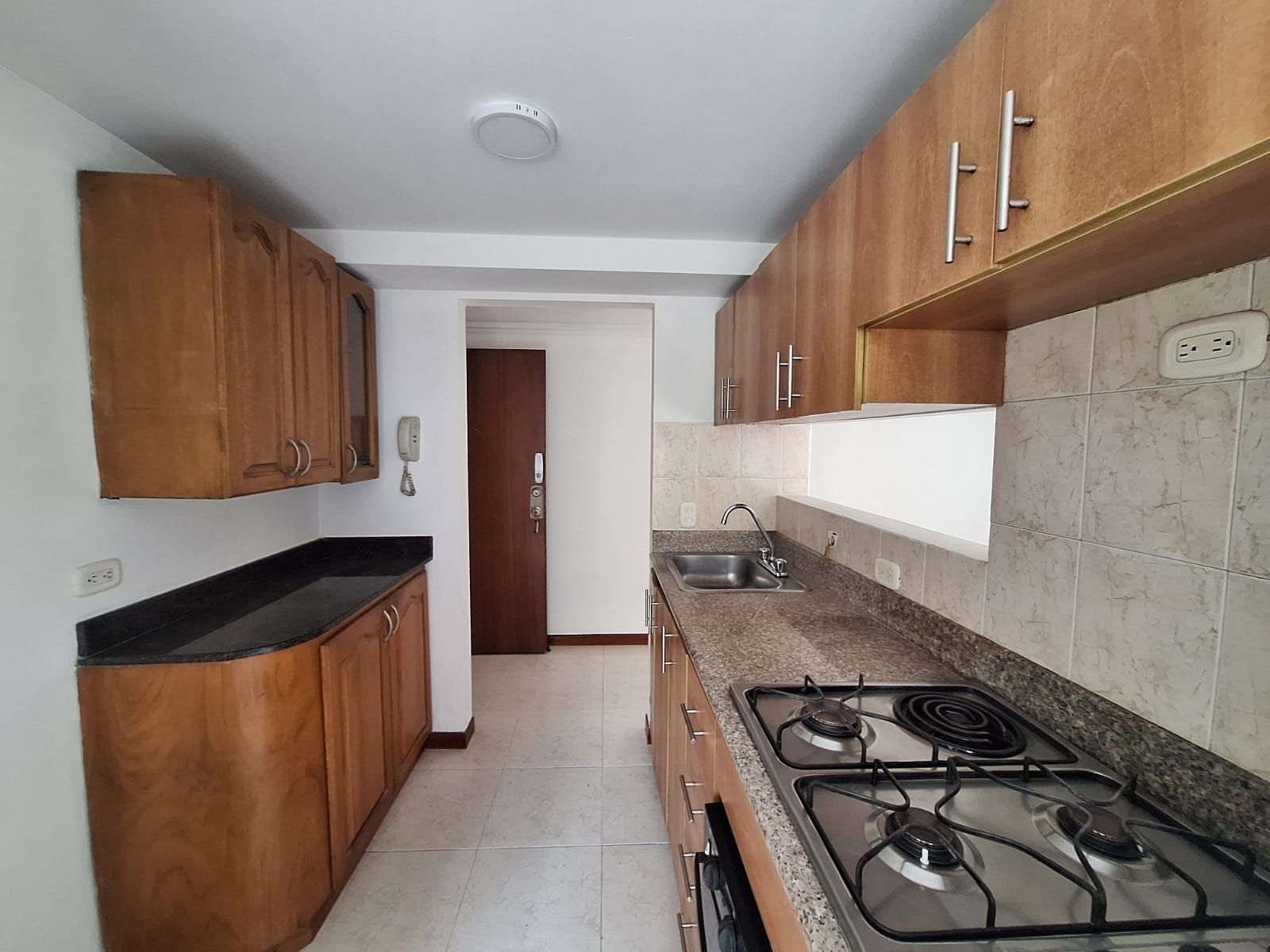 Apartamento en arriendo Antioquia Medellín Alejandria 85 m2 Habitaciones 3 Baños 2 Garajes 1 Precio $3400000