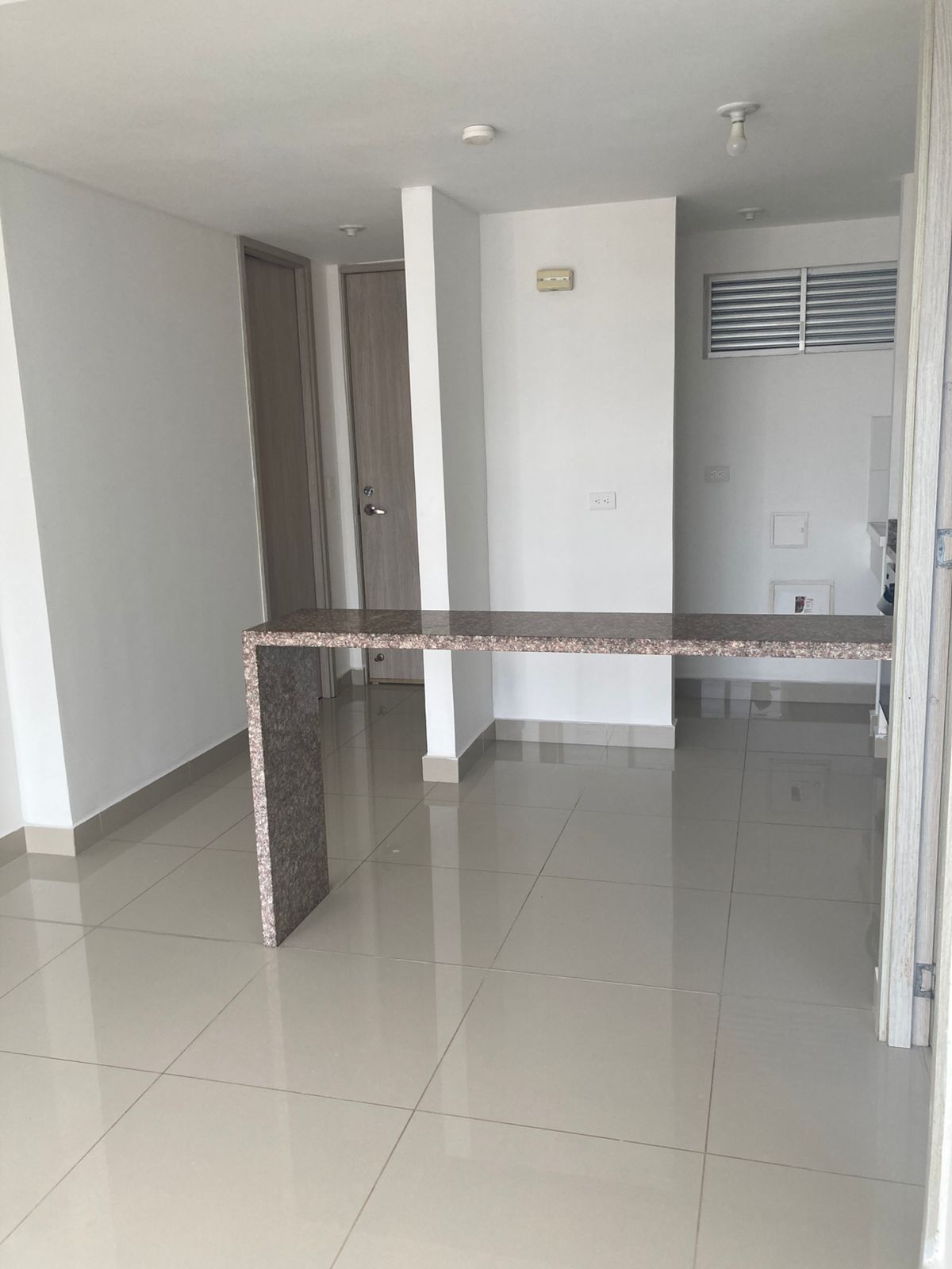 Apartaestudio en arriendo Atlántico Barranquilla Cr Madeira 46 m2 Habitaciones 1 Baños 2 Garajes 1 Precio $1650000