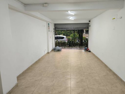 Local en arriendo Antioquia Sabaneta Tres Esquinas 65 m2 Habitaciones 0 Baños 2 Garajes 0 Precio $2800000