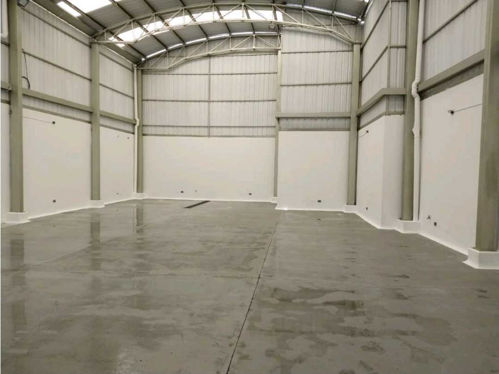 Bodega en arriendo Antioquia Rionegro Rionegro 300 m2 Habitaciones 0 Baños 3 Garajes 0 Precio $9500000