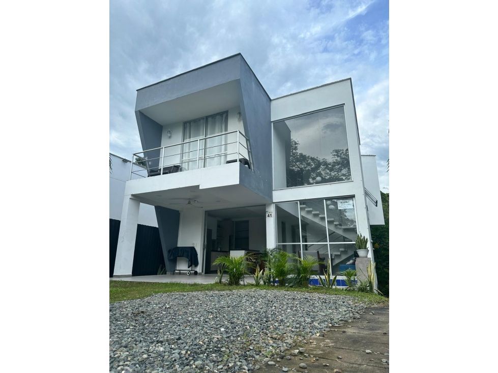 Casa en venta Antioquia Santafé De Antioquia Santafé De Antioquia 125 m2 Habitaciones 5 Baños 3 Garajes 3 Precio $650000000