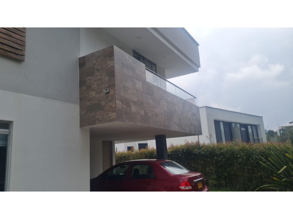 Casa Campestre en arriendo o venta Antioquia Envigado Envigado 530 m2 Habitaciones 6 Baños 8 Garajes 4 Precio venta $2700000000 Precio arriendo $15500000