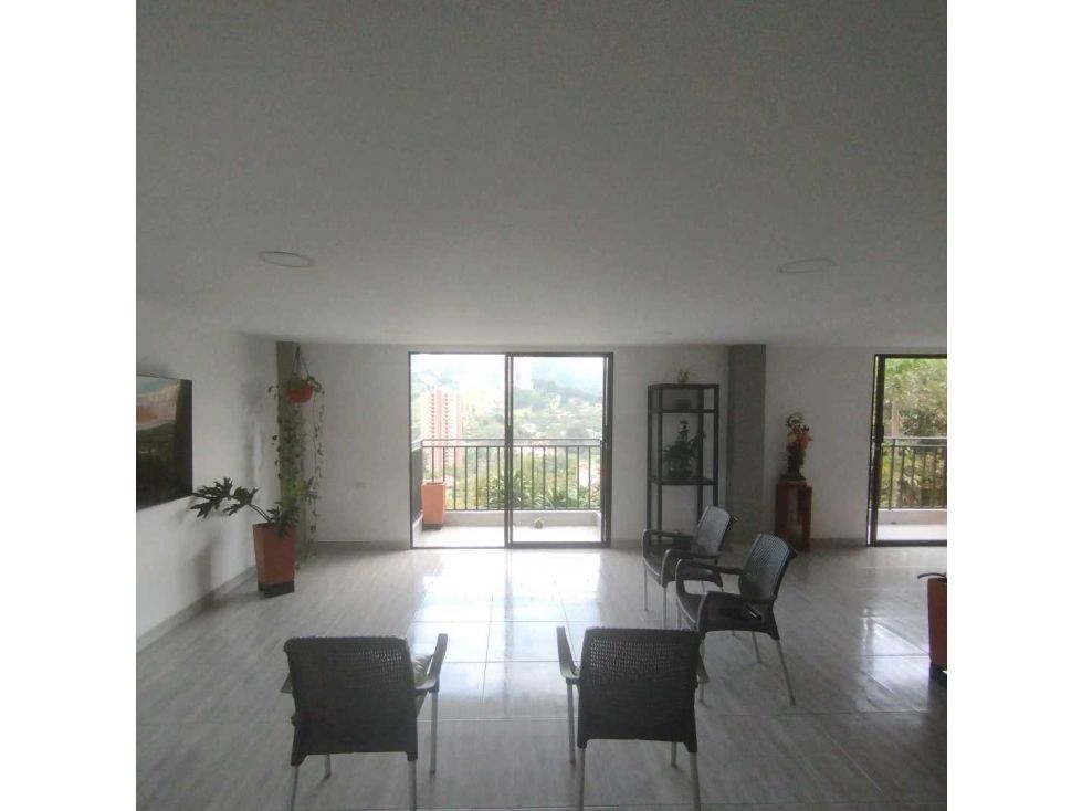 Casa en arriendo o venta Antioquia Sabaneta Santa Ana 210 m2 Habitaciones 5 Baños 6 Garajes 1 Precio venta $780000000 Precio arriendo $3800000