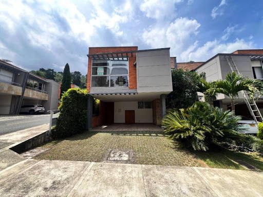 Casa en arriendo Antioquia Medellín Los Balsos No1 232 m2 Habitaciones 3 Baños 4 Garajes 2 Precio $9500000