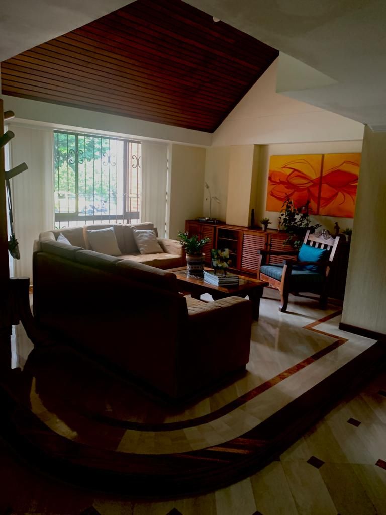 Casa en venta Risaralda Pereira Pinares Alto 233 m2 Habitaciones 3 Baños 3 Garajes 3 Precio $1200000000