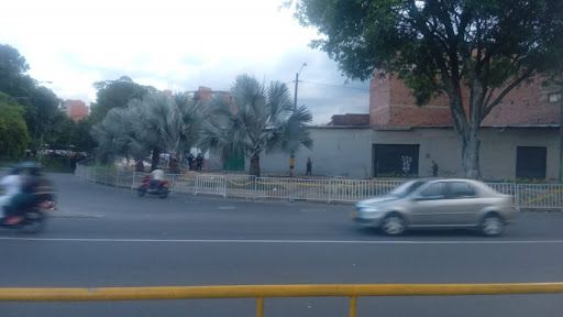 Bodega en venta Antioquia Medellín San Joaquin 538 m2 Habitaciones 0 Baños 1 Garajes 0 Precio $2500000000