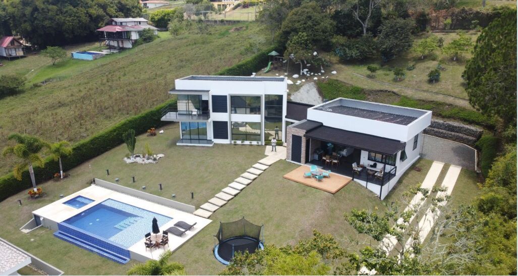 Finca en venta Valle Del Cauca Calima Calima 478 m2 Habitaciones 4 Baños 5 Garajes 10 Precio $3200000000