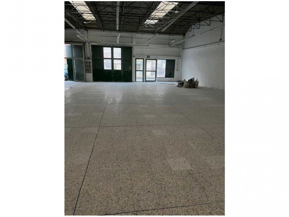 Bodega en arriendo Cundinamarca Bogotá Centro Fontibon 498 m2 Habitaciones 0 Baños 2 Garajes 0 Precio $16000000