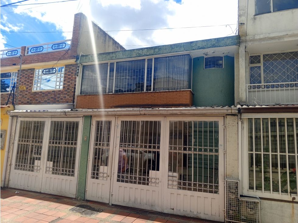 Casa en venta Cundinamarca Bogotá Autopista Muzu 0riental 234 m2 Habitaciones 5 Baños 2 Garajes 2 Precio $850000000