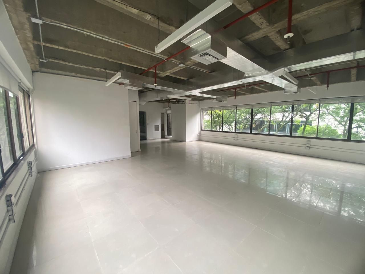 Oficina en arriendo Antioquia Medellín La Florida 115 m2 Habitaciones 0 Baños 3 Garajes 3 Precio $8700000