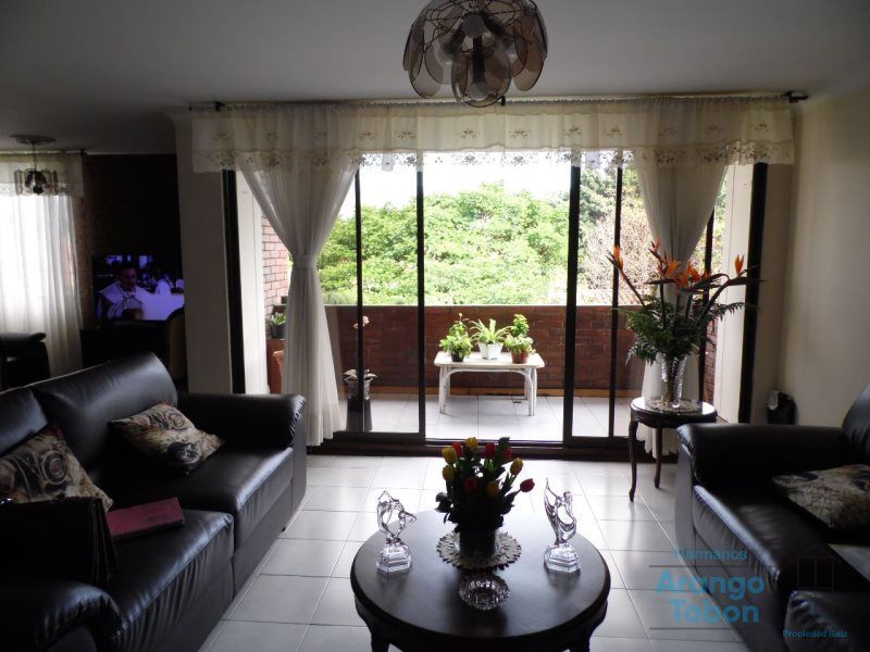 Apartamento en venta Antioquia Medellín El Velodromo 138 m2 Habitaciones 3 Baños 4 Garajes 2 Precio $670000000