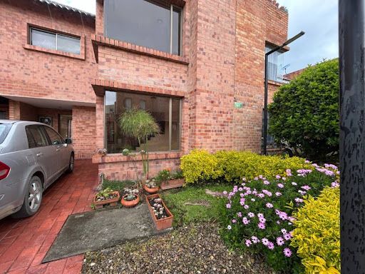 Casa en arriendo Cundinamarca Chía Chia 141 m2 Habitaciones 5 Baños 5 Garajes 1 Precio $3500000