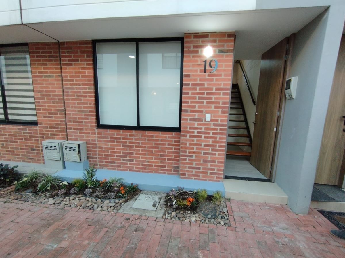 Casa en venta Cundinamarca Chía Chia 73 m2 Habitaciones 3 Baños 3 Garajes 2 Precio $365000000