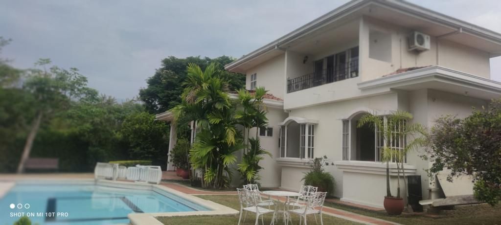 Casa Campestre en venta Valle Del Cauca Cali Parcelaciones Pance 332 m2 Habitaciones 4 Baños 4 Garajes 7 Precio $1900000000