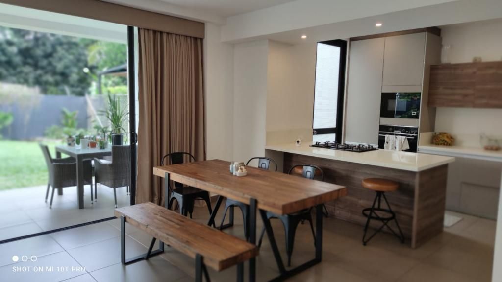 Casa en venta Valle Del Cauca Cali Nn 217 m2 Habitaciones 3 Baños 4 Garajes 3 Precio $1080000000