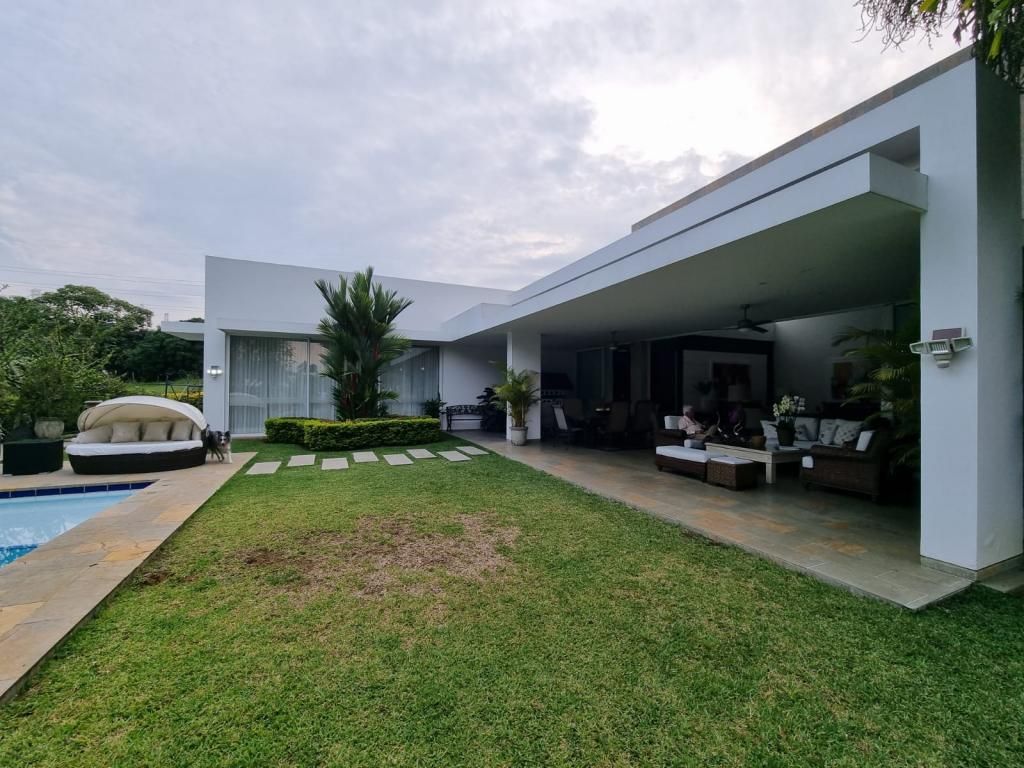 Casa en venta Valle Del Cauca Cali Parcelacion Cerros La Buitrera 420 m2 Habitaciones 4 Baños 5 Garajes 5 Precio $3200000000