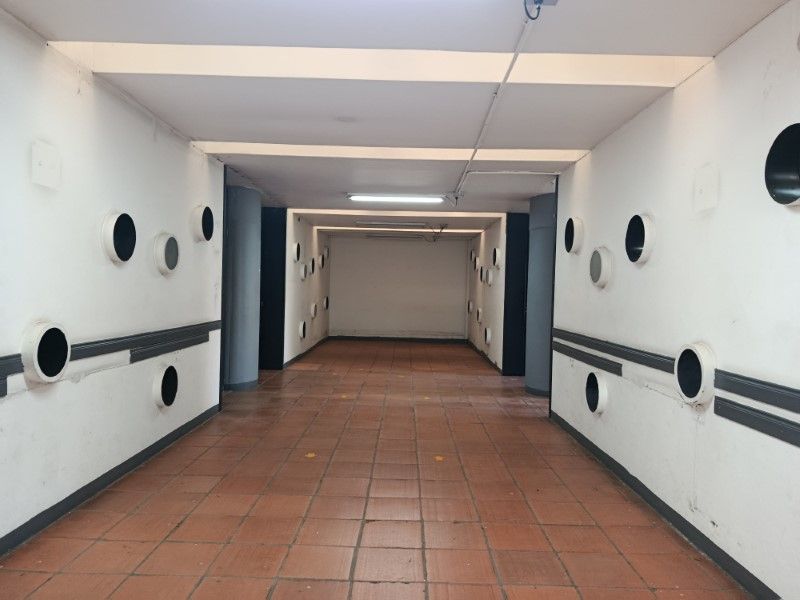 Local en arriendo Antioquia Medellín Guayaquil 400 m2 Habitaciones 0 Baños 4 Garajes 0 Precio $15000000