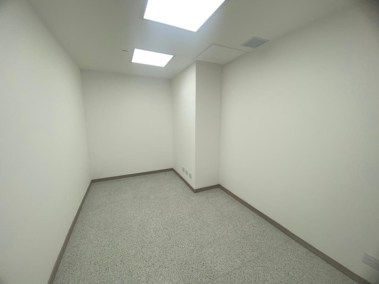Consultorio en arriendo Antioquia Medellín San Diego 74 m2 Habitaciones 0 Baños 2 Garajes 2 Precio $10500000