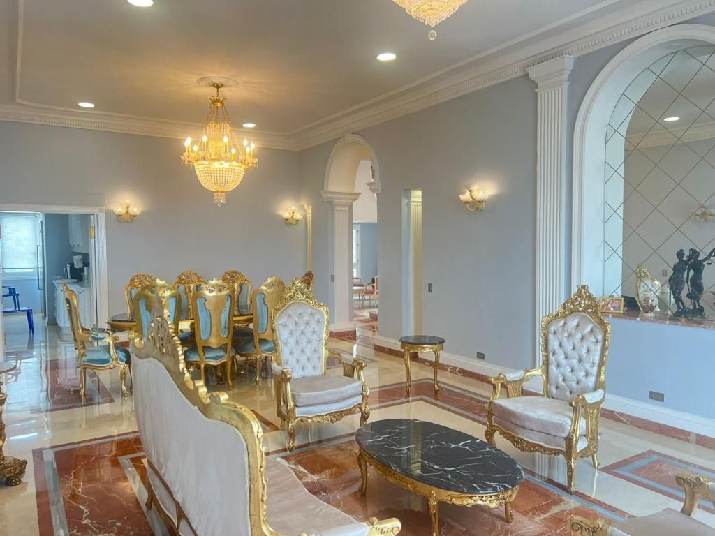 Apartamento en arriendo Valle Del Cauca Cali Granada 1000 m2 Habitaciones 6 Baños 8 Garajes 6 Precio $23000000