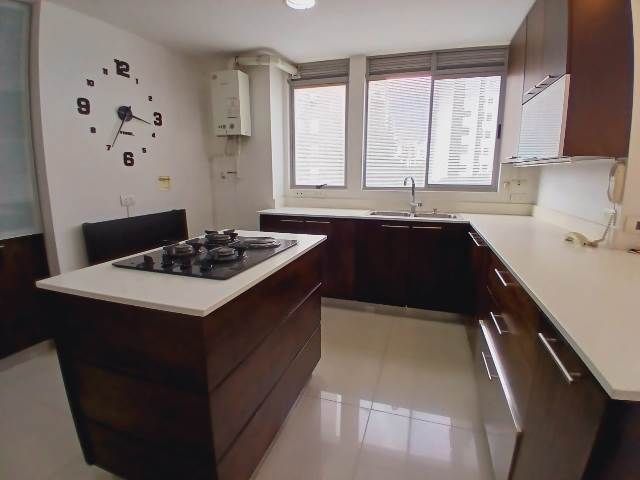 Apartamento en arriendo Antioquia Medellín El Poblado 100 m2 Habitaciones 2 Baños 4 Garajes 1 Precio $4800000