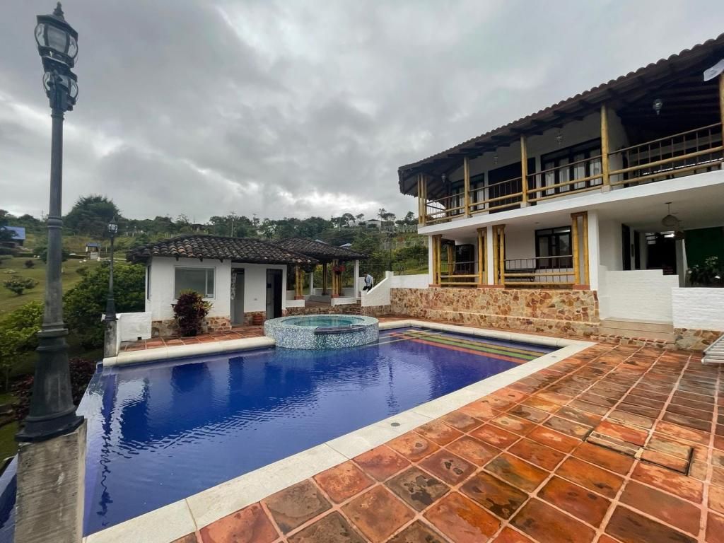 Finca en venta Valle Del Cauca Dagua Ricaurte 373 m2 Habitaciones 6 Baños 4 Garajes 8 Precio $1100000000