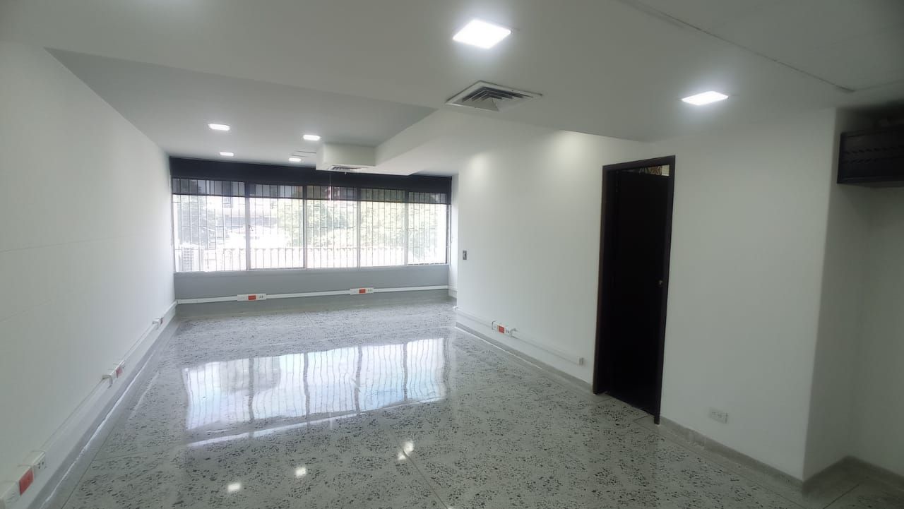 Oficina en arriendo Antioquia Medellín Santa Maria De Los Angeles 43 m2 Habitaciones 0 Baños 1 Garajes 1 Precio $4400000
