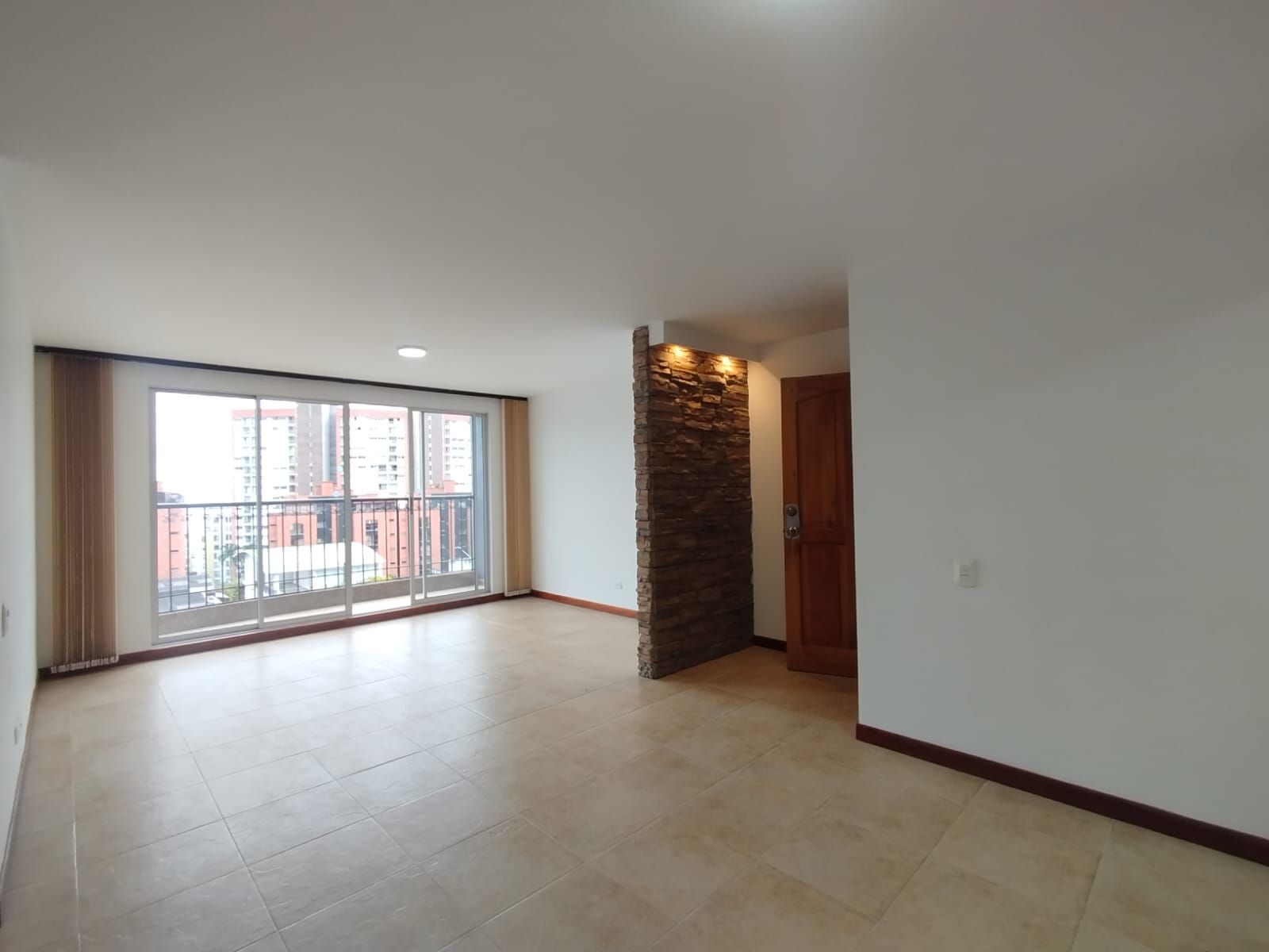 Apartamento en arriendo o venta Risaralda Pereira Los Angeles 105 m2 Habitaciones 3 Baños 2 Garajes 2 Precio venta $575000000 Precio arriendo $3000000