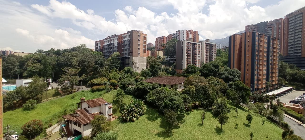 Apartamento en arriendo Antioquia Envigado La Sebastiana 58 m2 Habitaciones 3 Baños 2 Garajes 1 Precio $2400000
