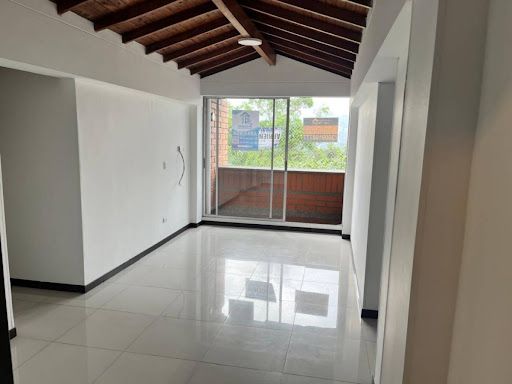 Apartamento en arriendo o venta Antioquia Medellín La Gloria 93 m2 Habitaciones 4 Baños 2 Garajes 1 Precio venta $470000000 Precio arriendo $2850000