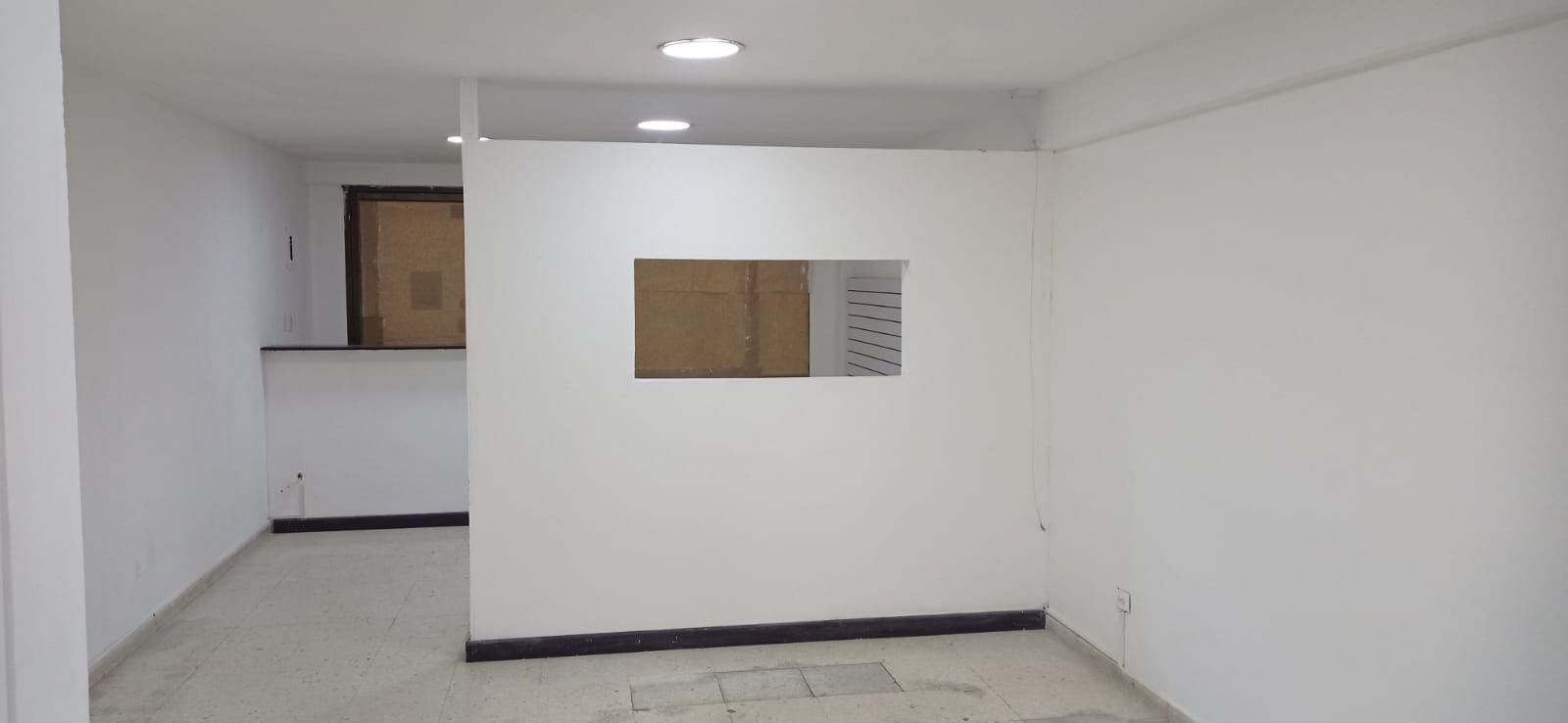 Local en venta Valle Del Cauca Cali San Vicente 39 m2 Habitaciones 0 Baños 1 Garajes 0 Precio $125000000