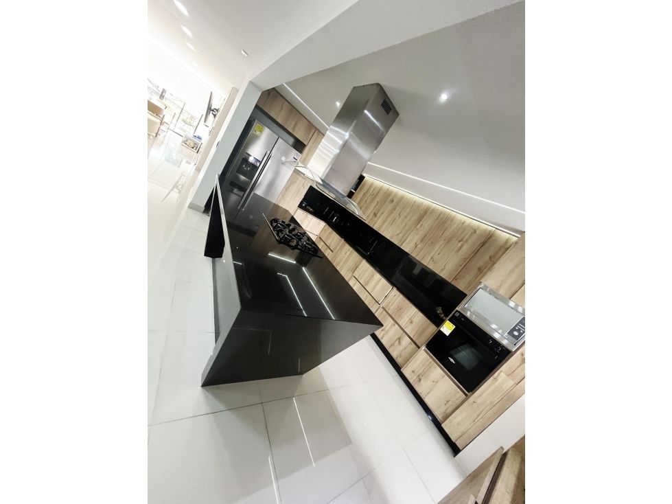 Casa en venta Valle Del Cauca Cali Prados Del Limonar 289 m2 Habitaciones 5 Baños 5 Garajes 2 Precio $930000000